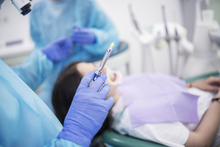 ¿Es dolorosa una endodoncia?